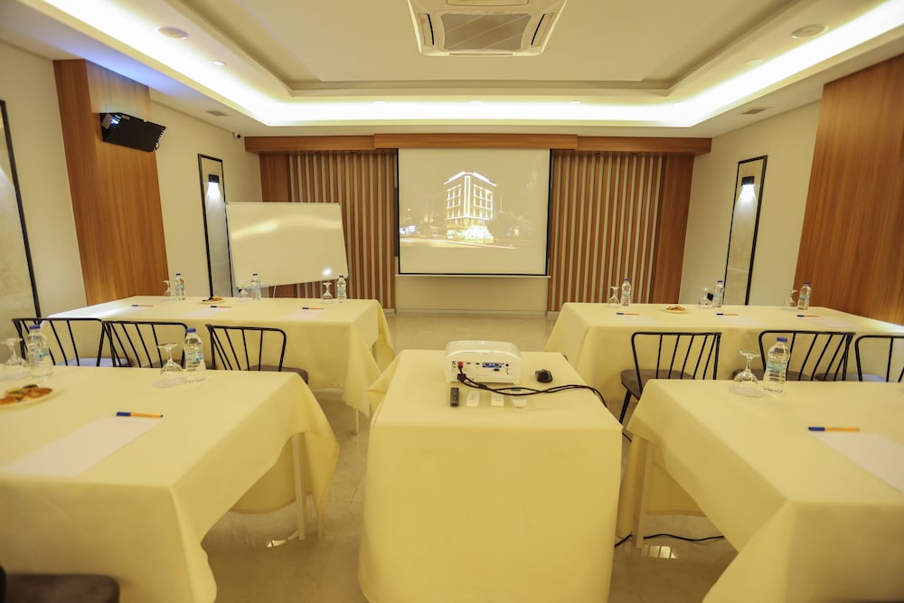 Antalya Business Hotel 47/54