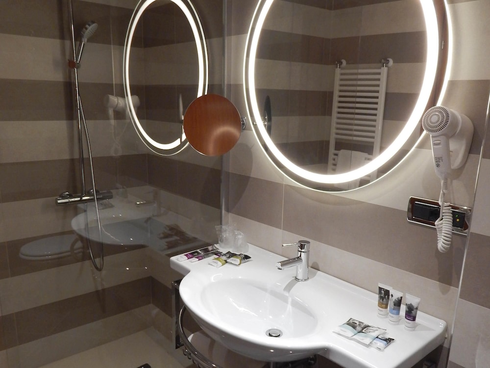 Mercure Rome Leonardo Da Vinci Airport 49/50
