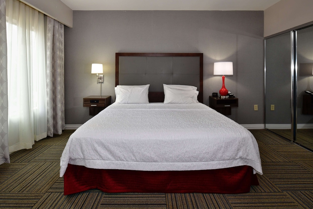 Hampton Inn & Suites Fredericksburg 7/34