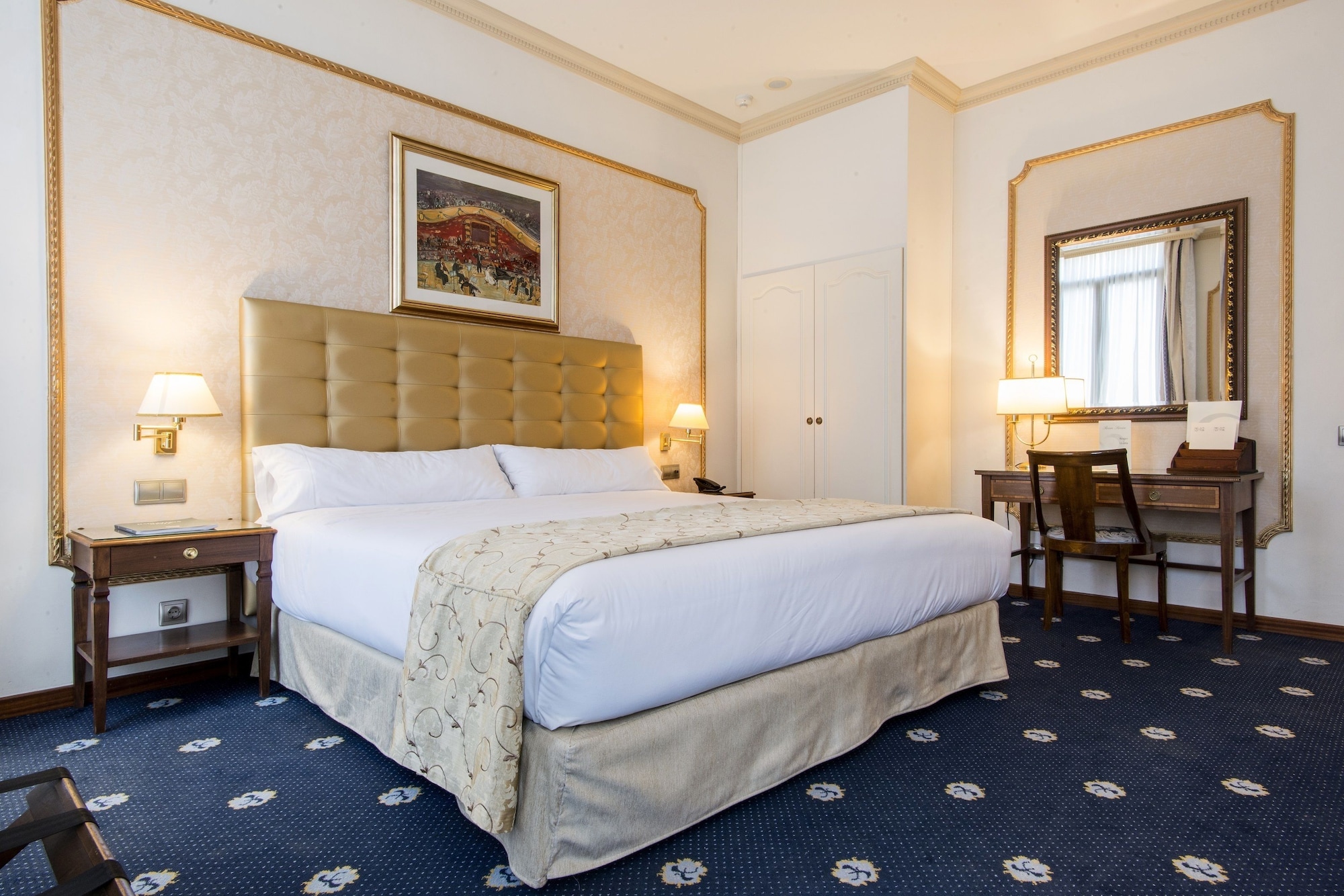 2 BEDROOMS, SUITE