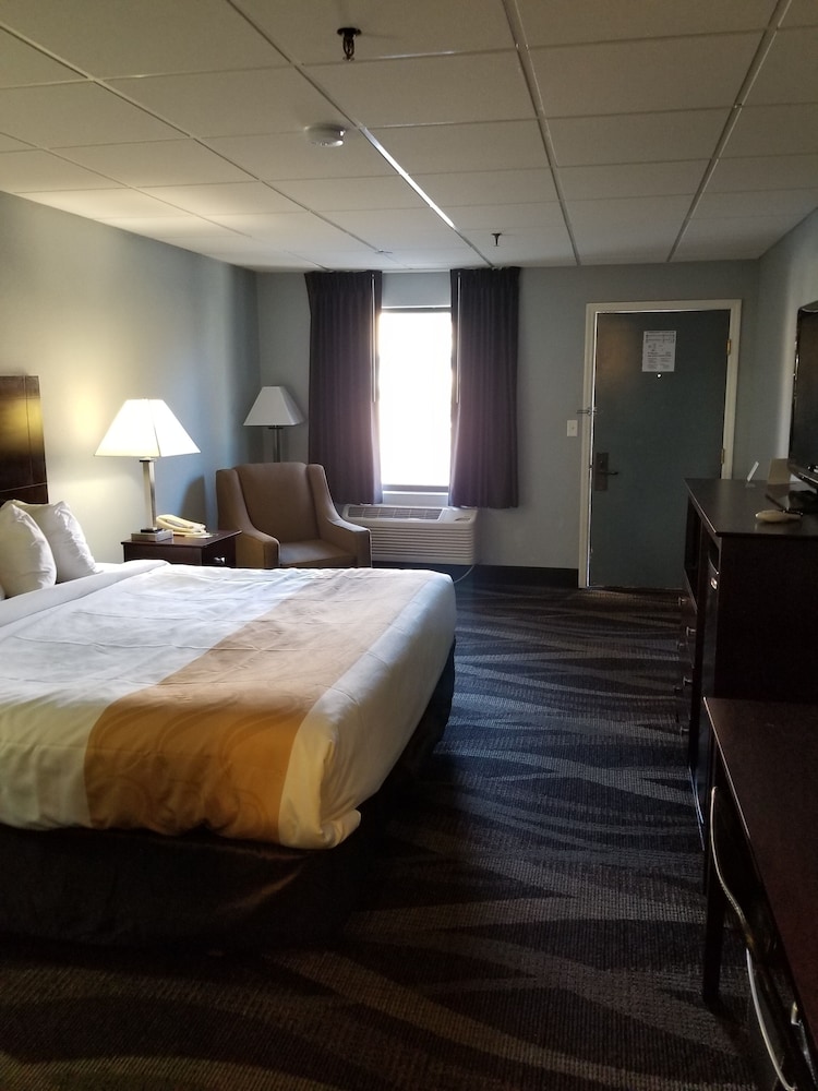 Quality Inn Downtown Helen, GA 19/37