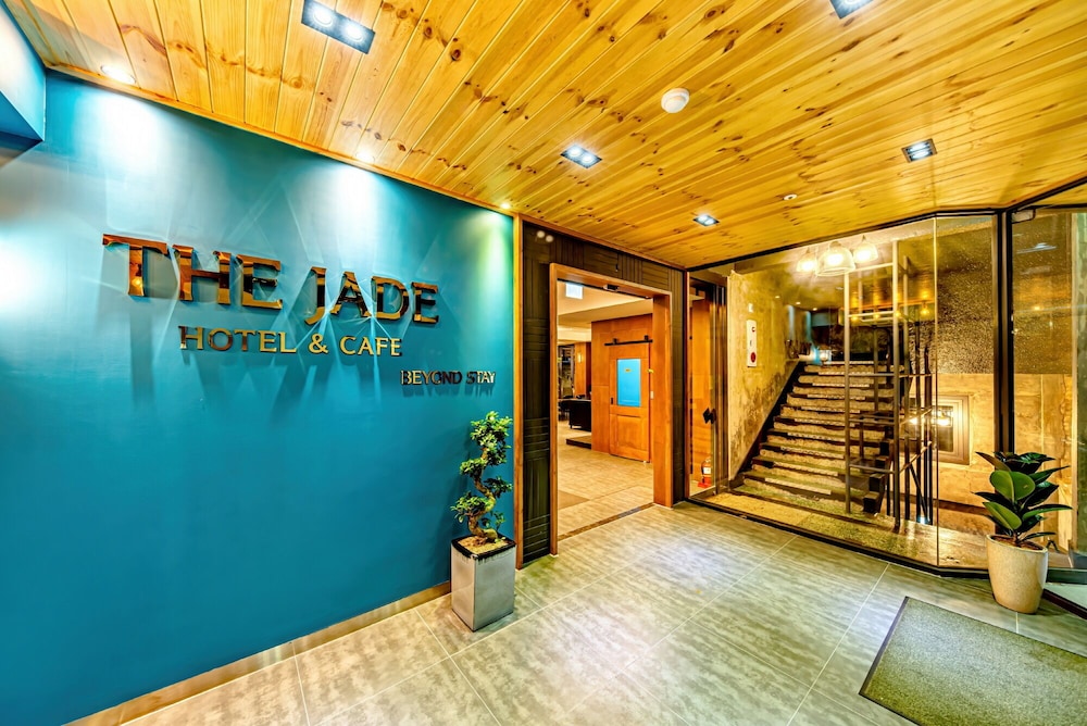 The Jade hotel 19/33