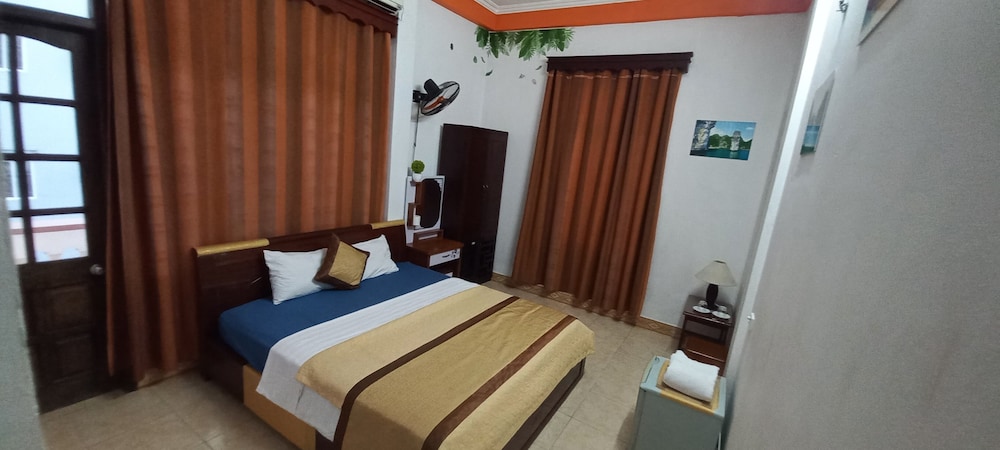Alex Hotel 32/72
