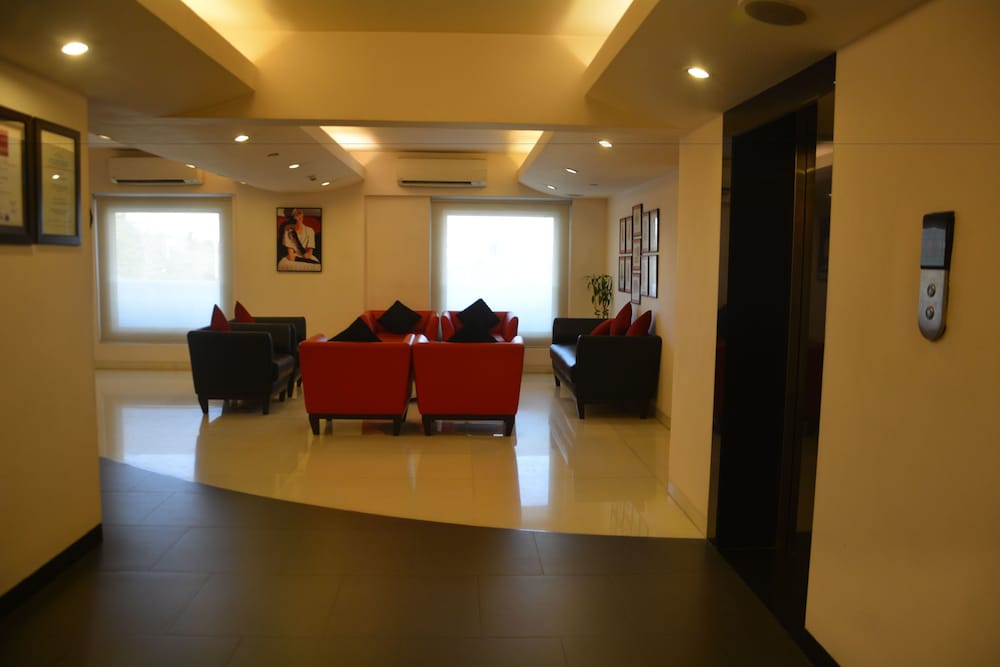 Red Fox Hotel Jaipur 10/55