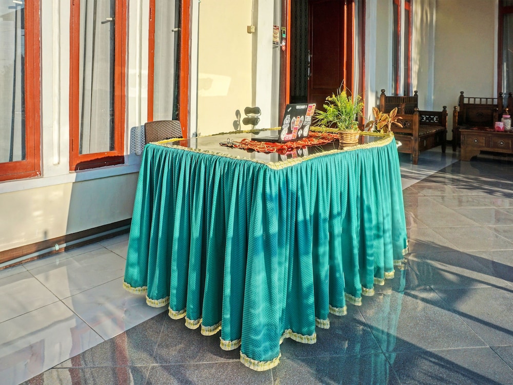 Collection O 91488 Hotel Lingkarsut Jeneponto 2/16