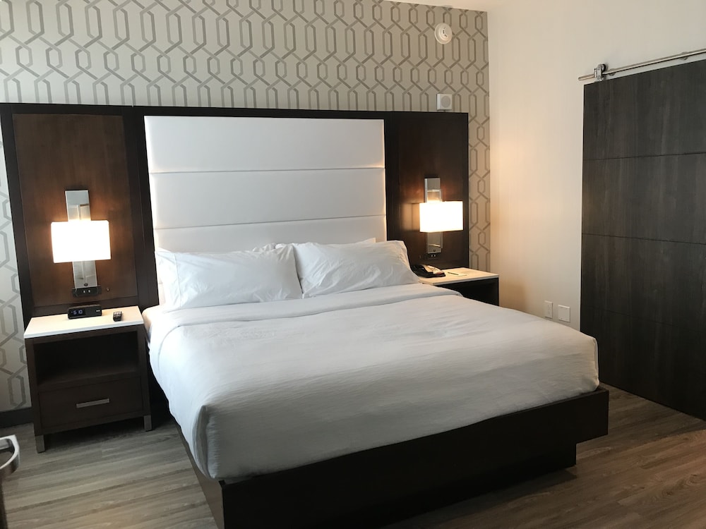Embassy Suites By Hilton Plainfield Indianapolis Airport 14/70