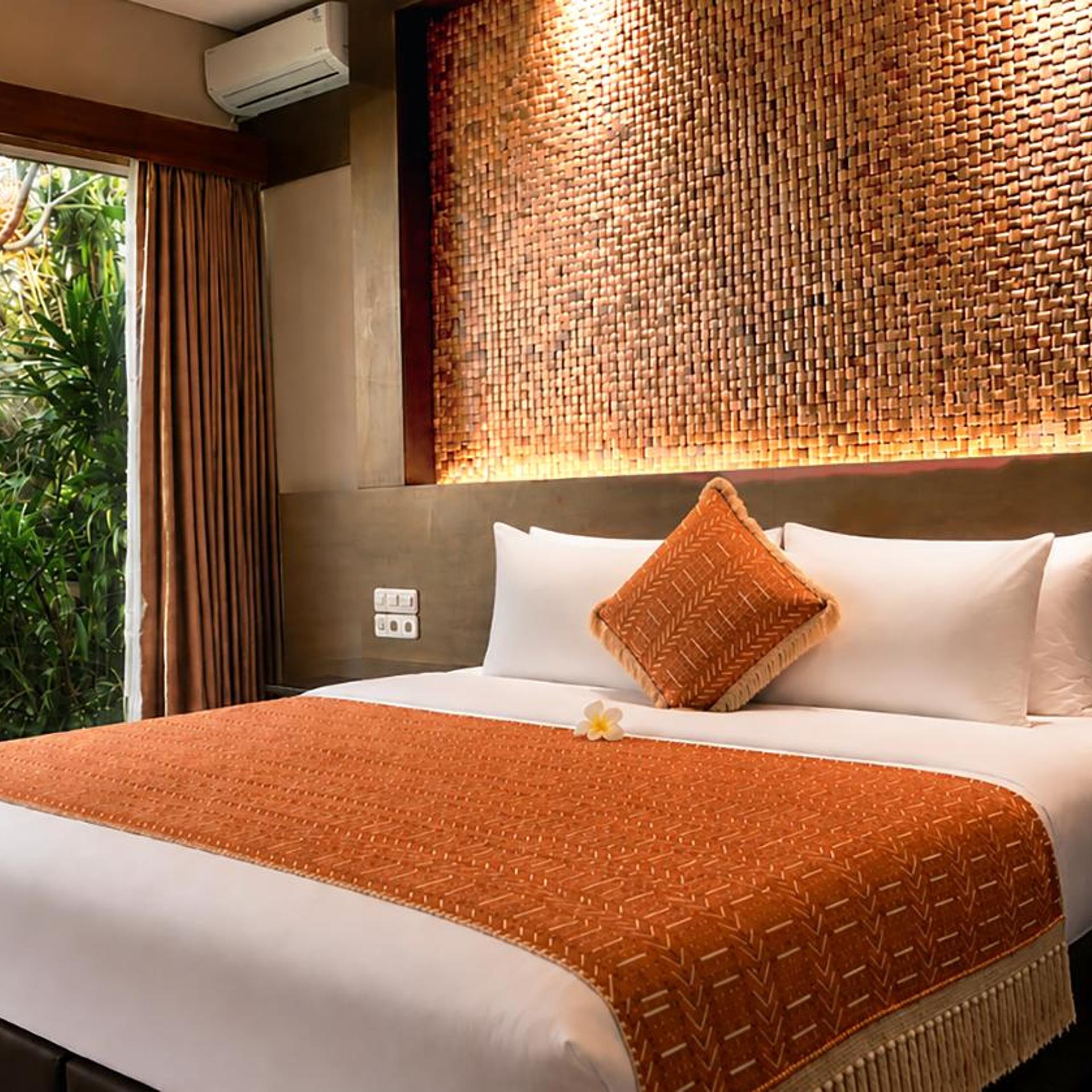 Room, Double or Twin Bed, Pool Access