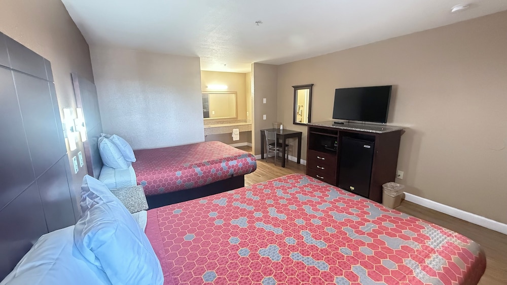 Valley Inn 18/44
