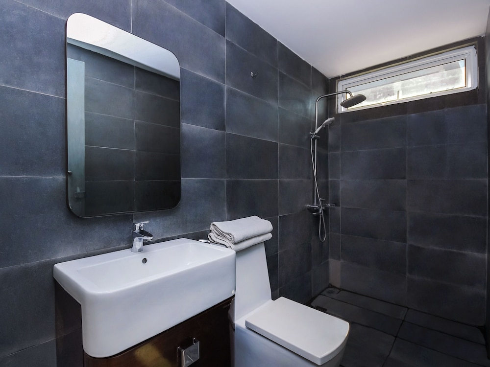 OYO 977 Hong Kong Suites 17/17