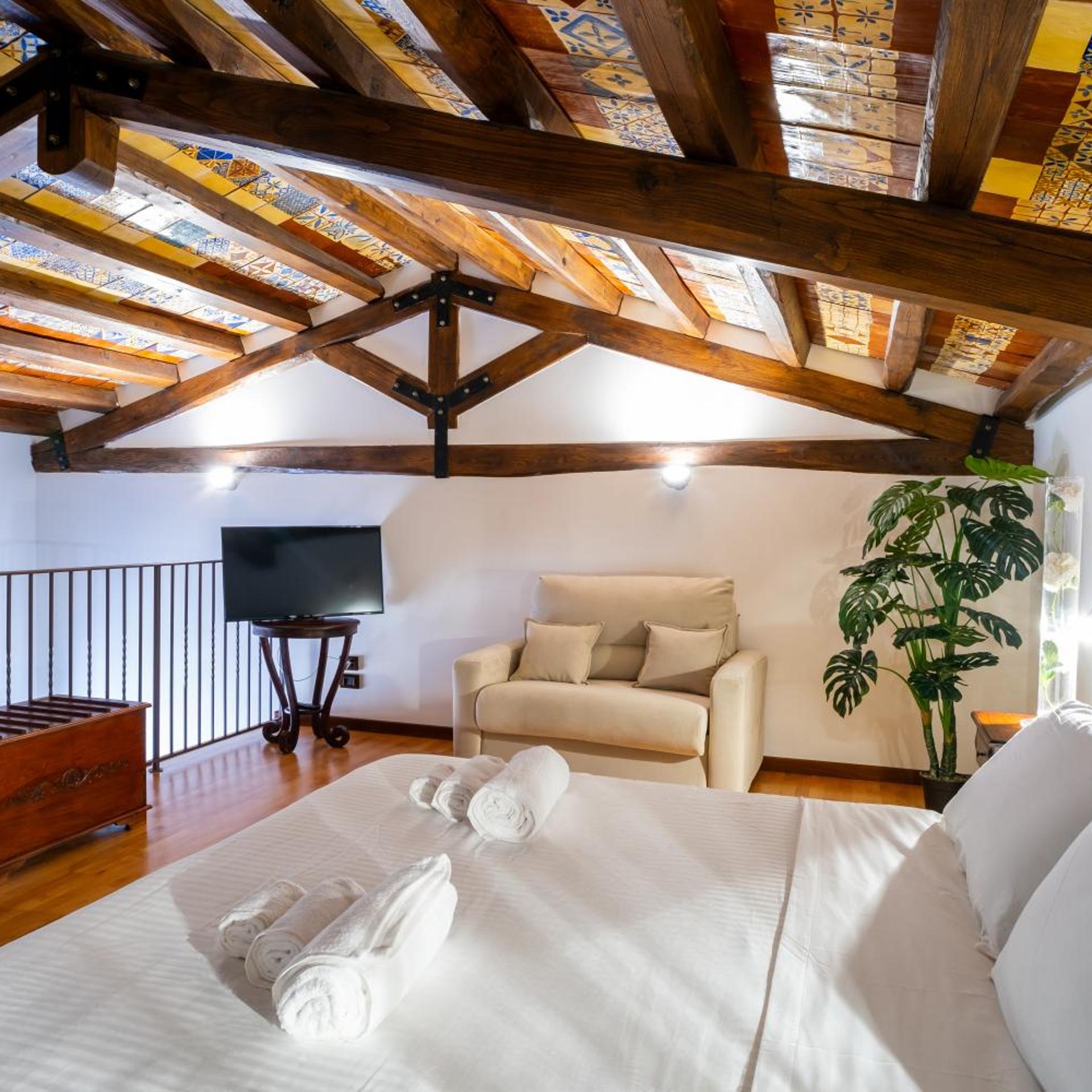 Superior, Triple, GRAND HOTEL LA BATIA 5/7