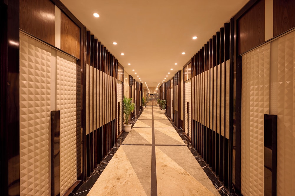 Delite Sarovar Portico Faridabad 9/30