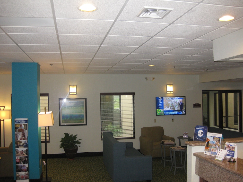 Best Western Plus Springfield Airport Inn 34/39