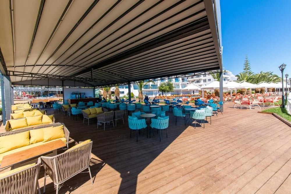 Hotel Saranda Palace 52/70