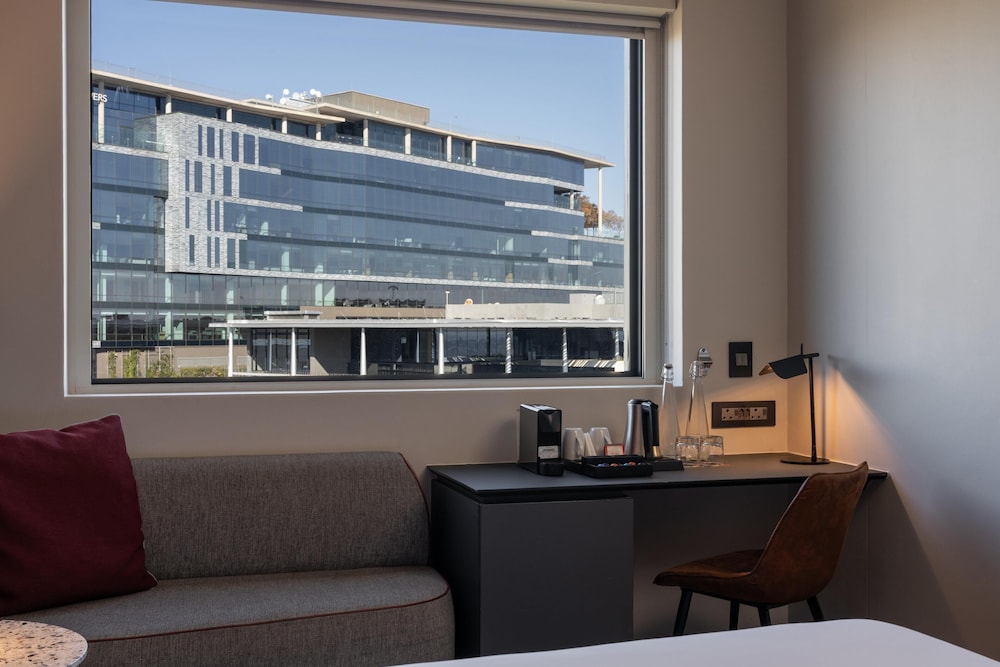 Radisson RED Hotel, Johannesburg Rosebank 46/75