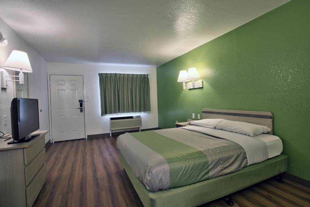 غرفة ديلوكس بسرير كوين بمطبخ صغير، Motel6 Tallahassee, FL - Downtown 4/7
