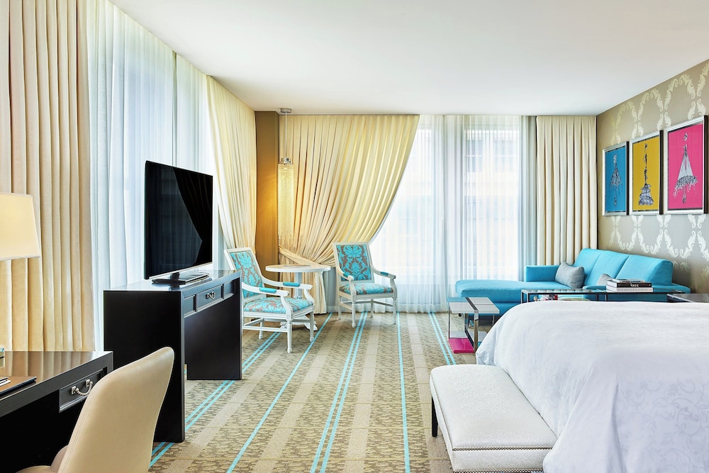 Studio, Suite, King Bed, City View