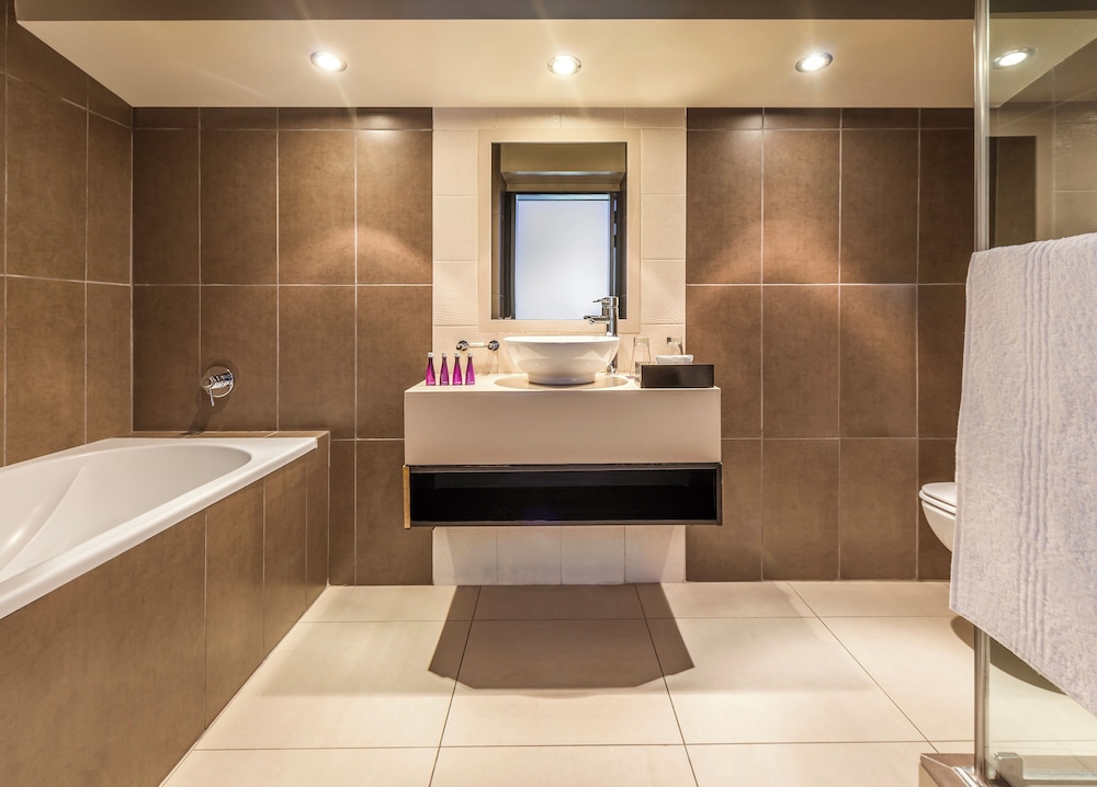 Avani, Superior, King Bed، Avani Lesotho Hotel & Casino 5/10