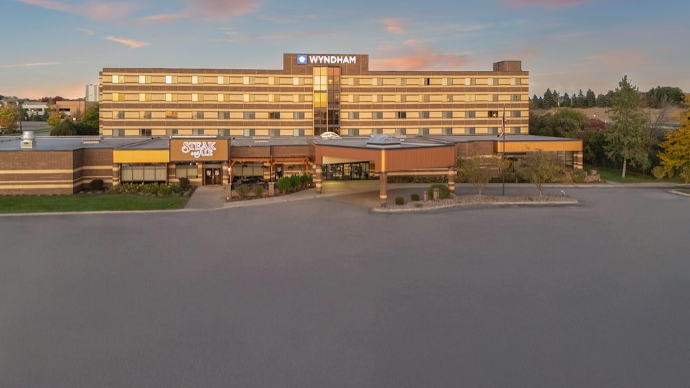 Wyndham Minneapolis South/Burnsville 3/64
