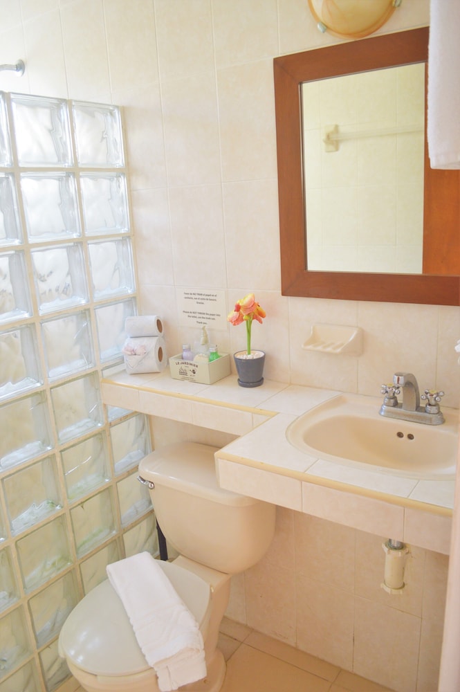 HOTEL ARRECIFES SUITES 66/67