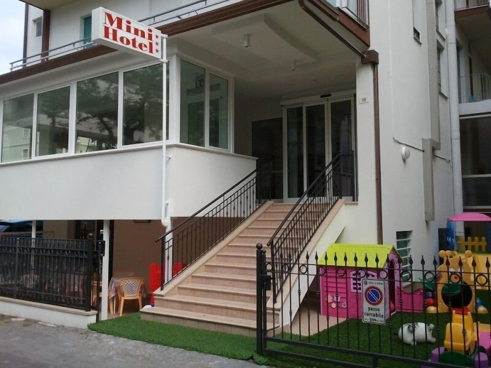 Mini Hotel 34/44
