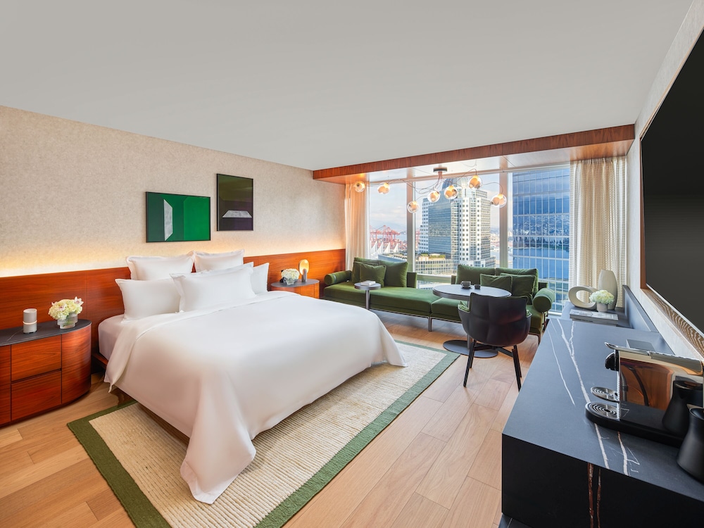 Fairmont Pacific Rim 13/50