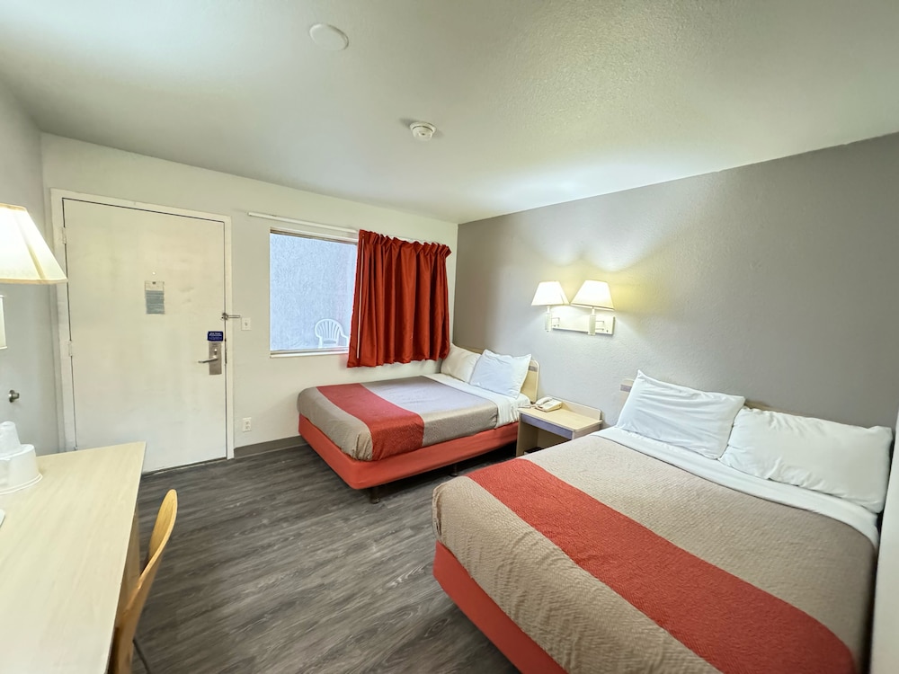 Motel6 Casper, WY 23/63