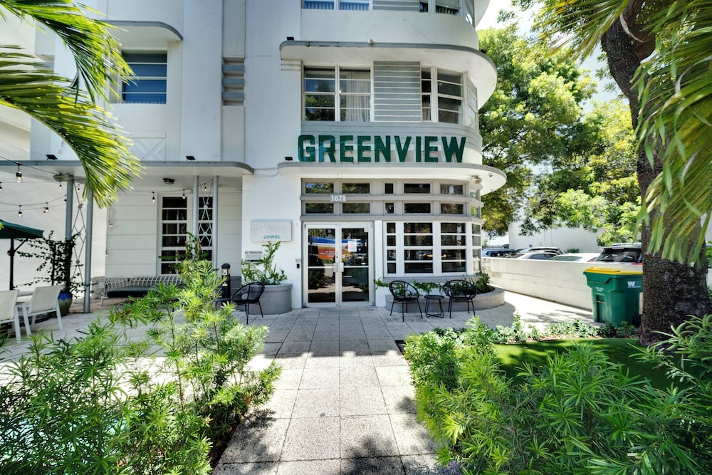 Greenview Hotel 4/50