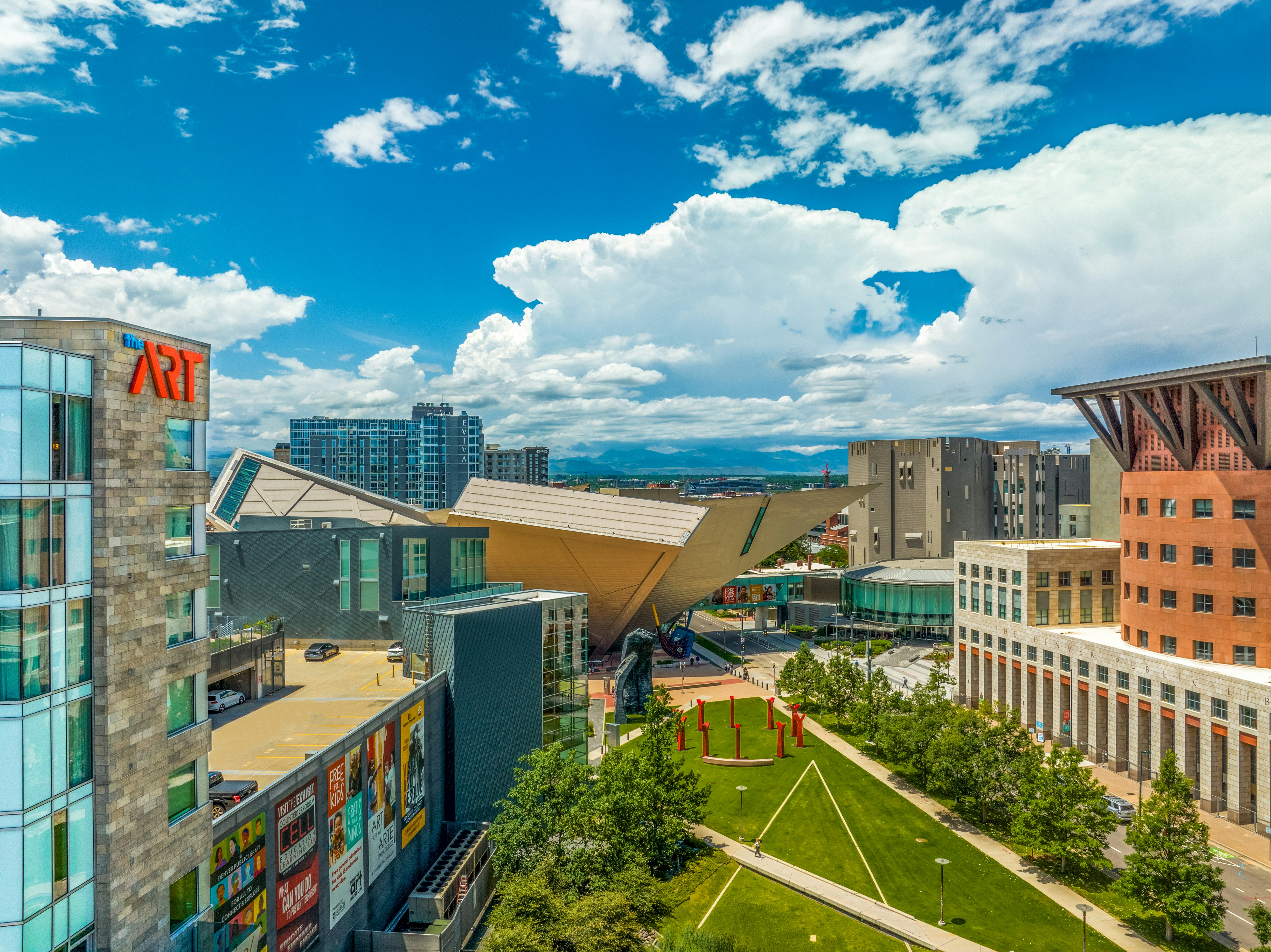 The Art Hotel Denver, Curio Collection by Hilton 46/47