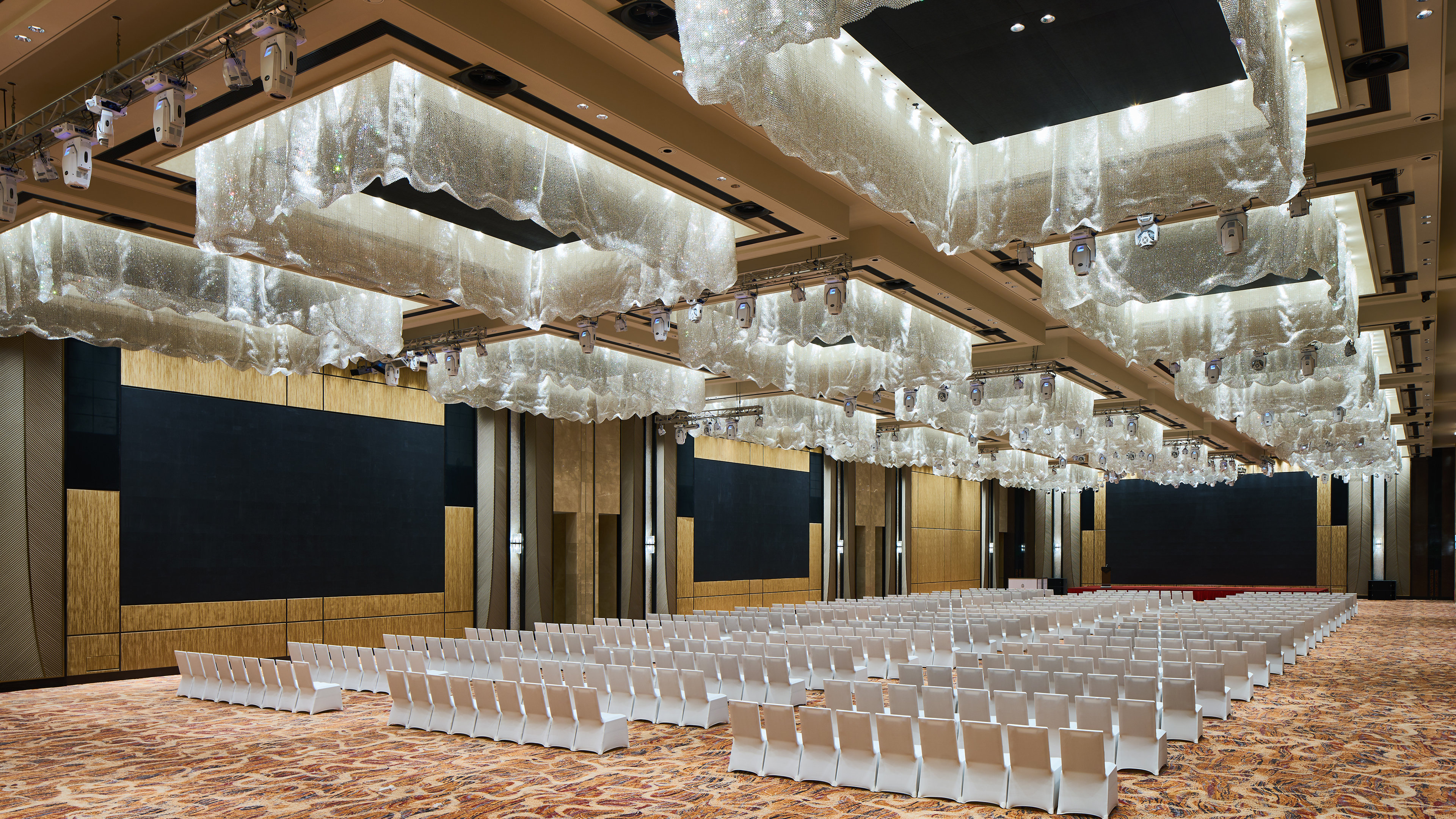 Intercontinental Hotels Hefei 74/80