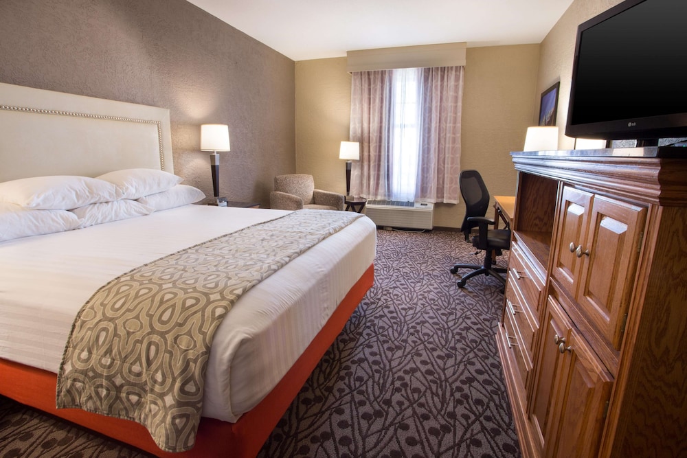DELUXE, KING BED, HIGH FLOOR