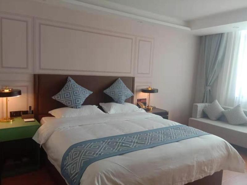Gem Fuyang City Linquan County Jiangziya Plaza Hotel 18/35