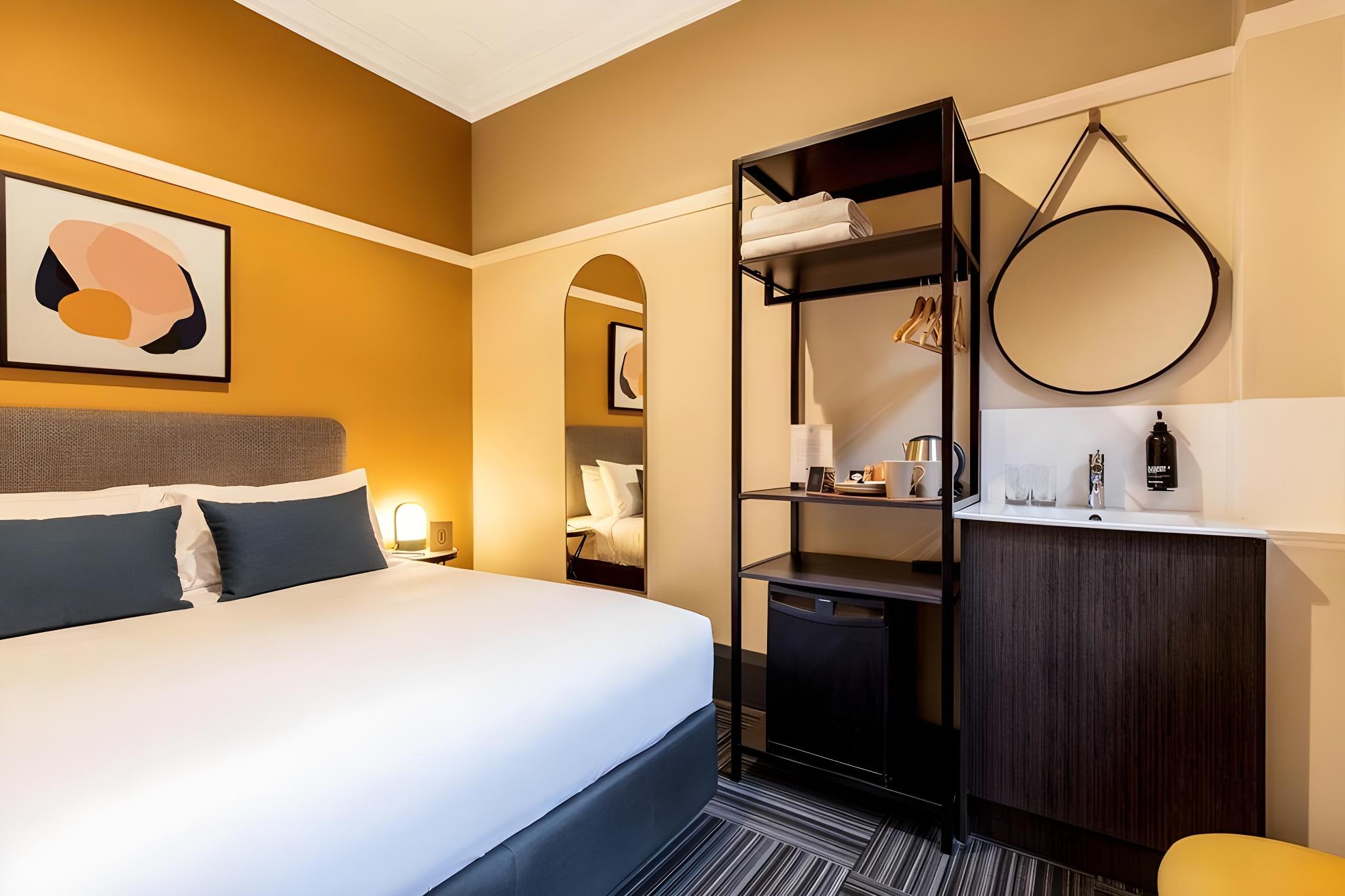 Room, Queen Bed, Shared Bathroom, Adult Only