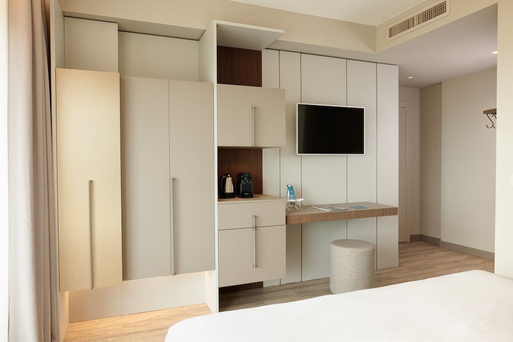 ROOM, DOUBLE BED, SEA VIEW