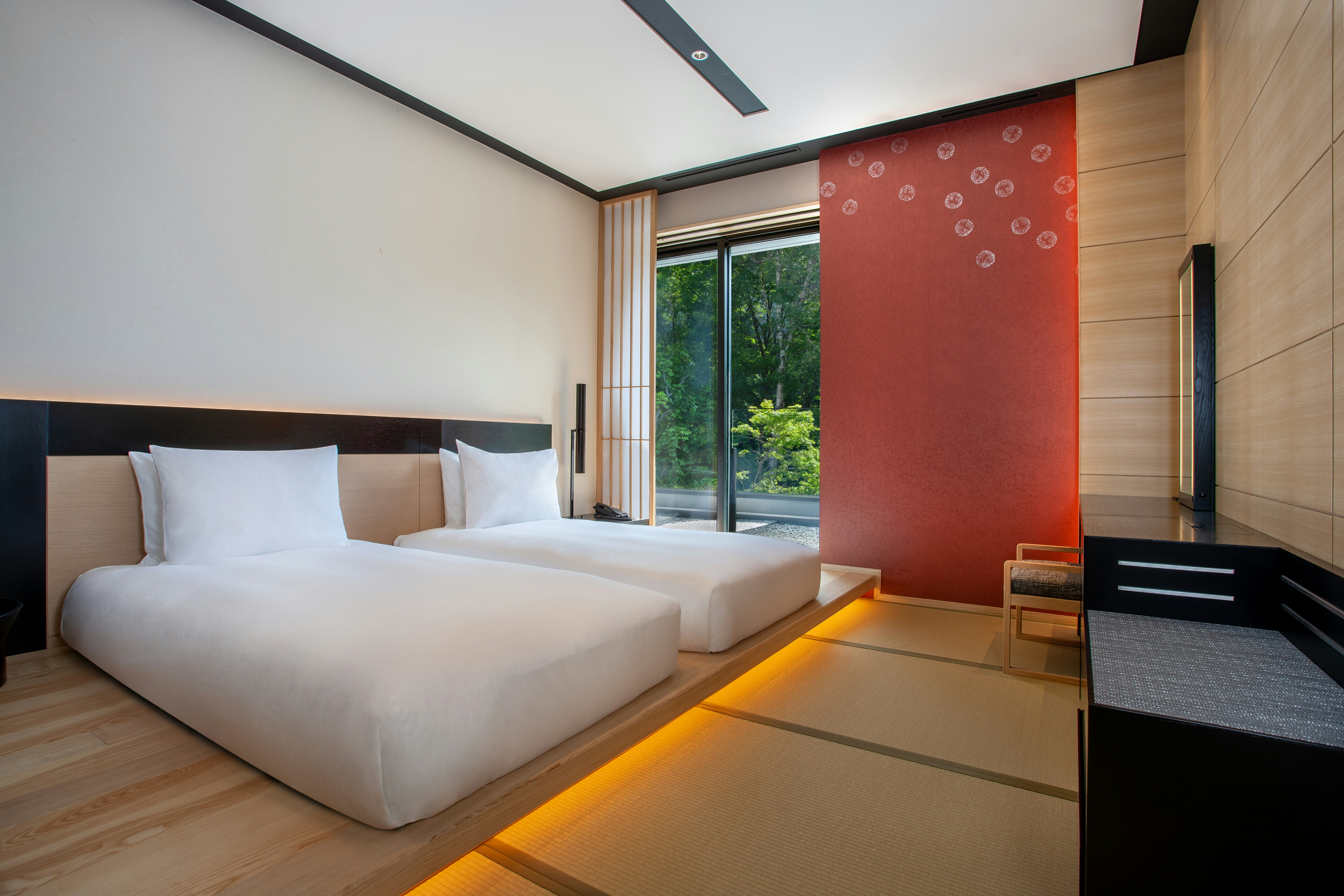 DELUXE, SUITE, CORNER
