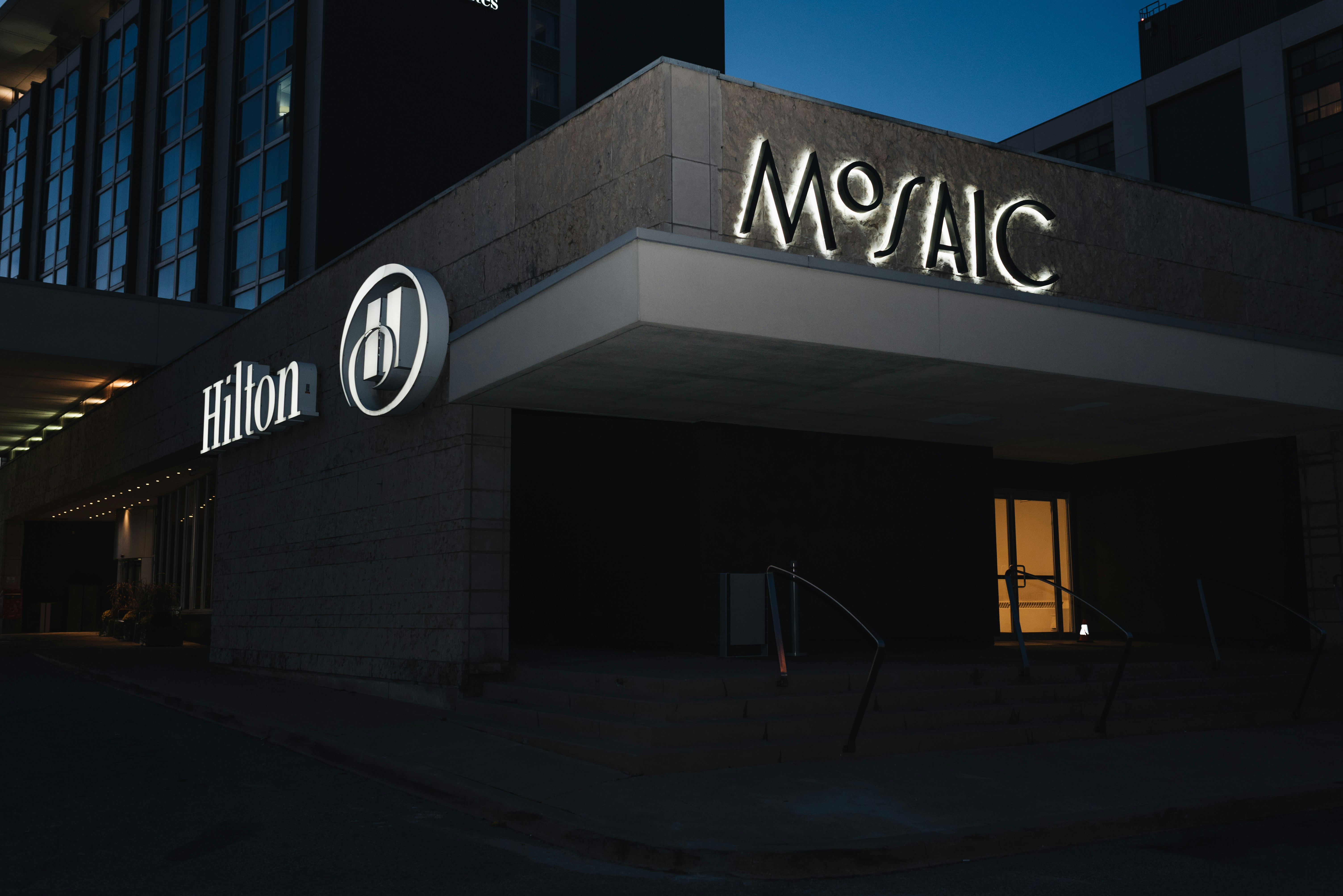 Hilton Toronto Airport Hotel & Suites 3/79