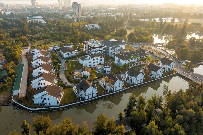Holiday Inn Express Yuhuan Wetland Park 40/42