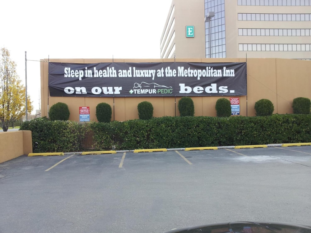Metropolitan Inn 7/66