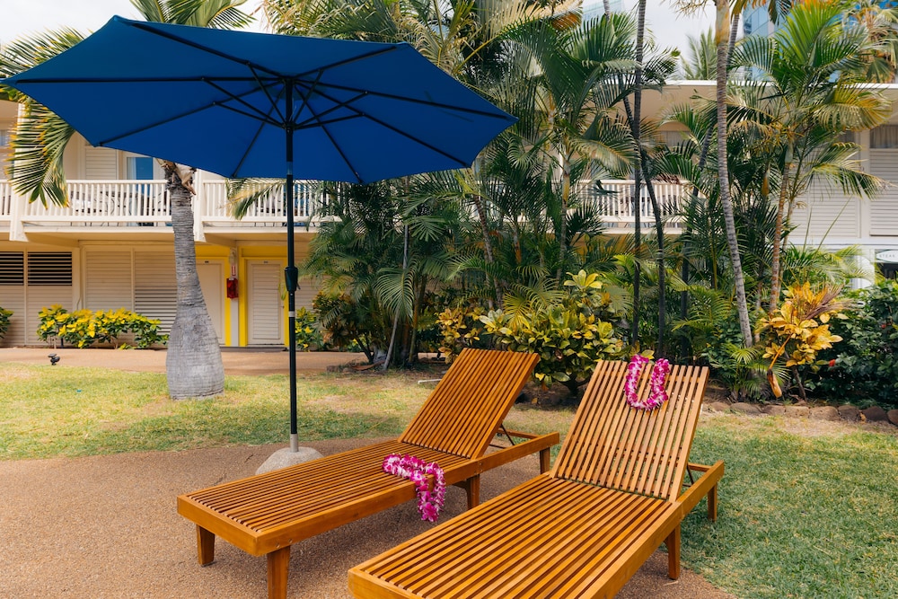 Waikiki Heritage Hotel 40/50