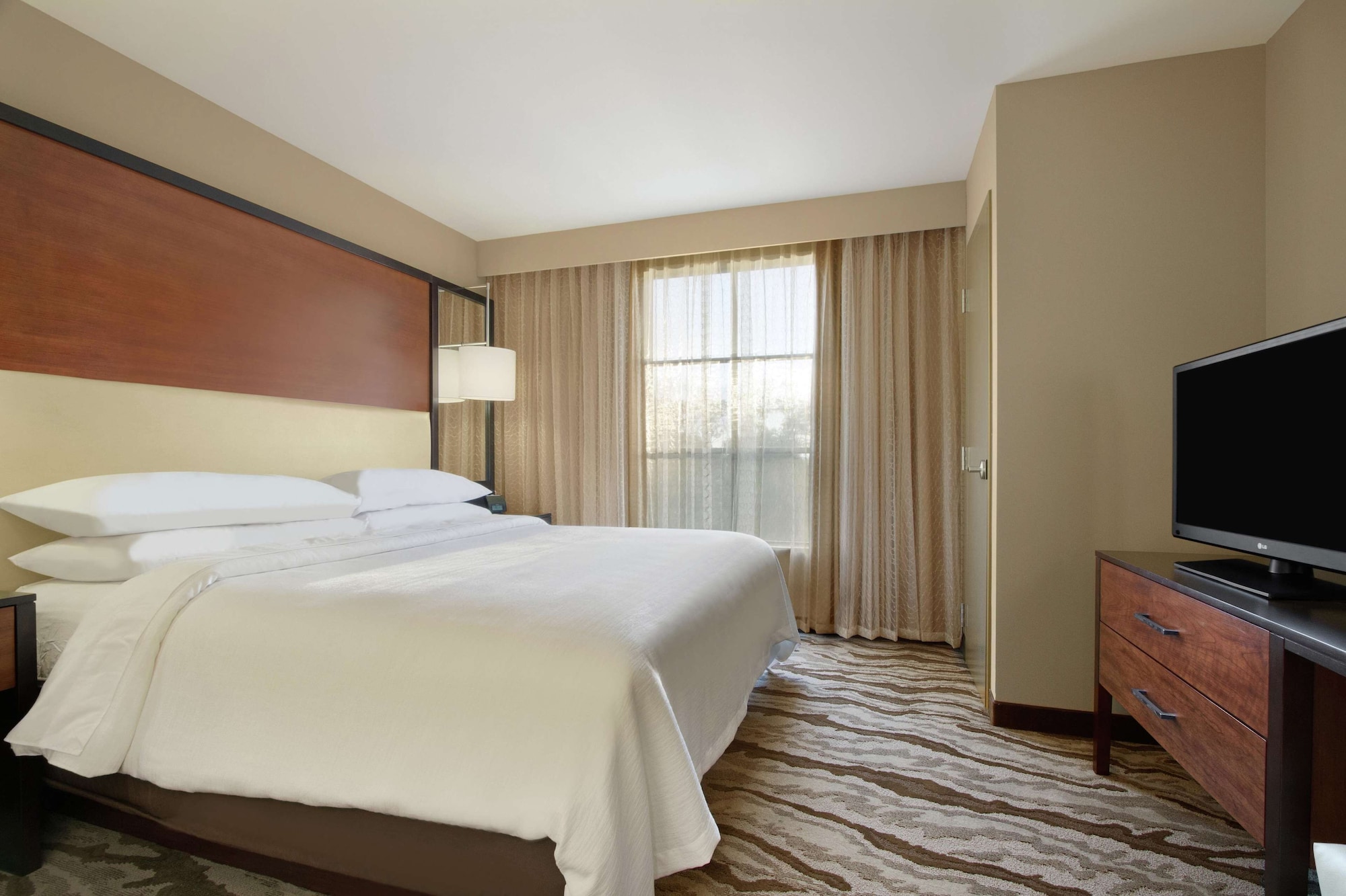 PREMIUM, SUITE, KING BED, ACCESSIBLE