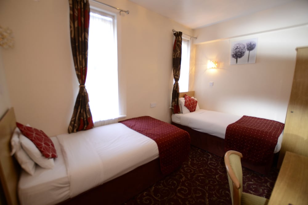Britannia Inn Hotel Ilford 33/64