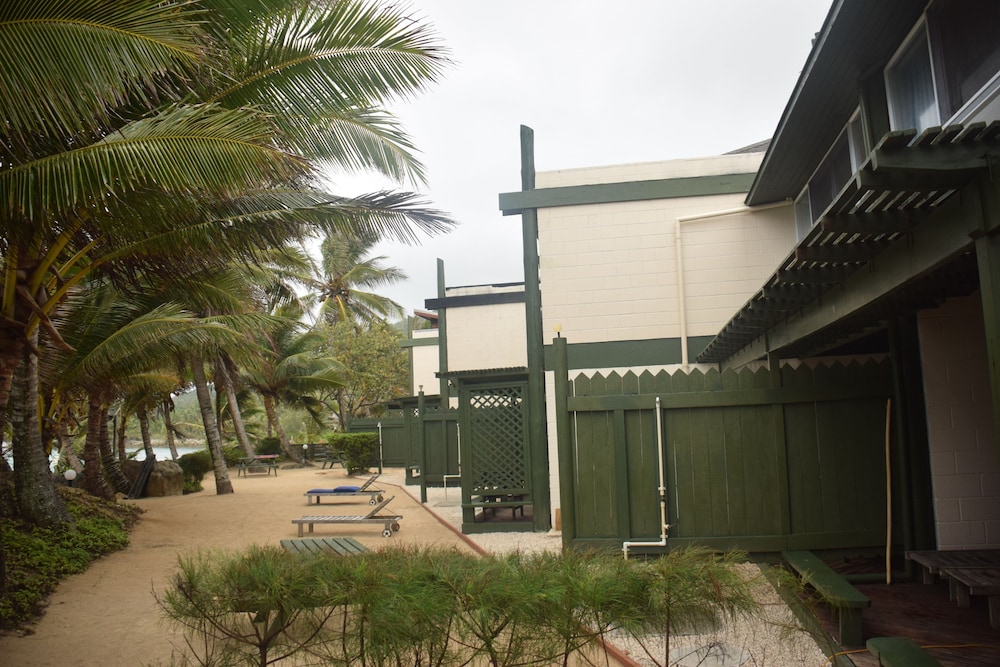 Avana Waterfront Apartments 59/64