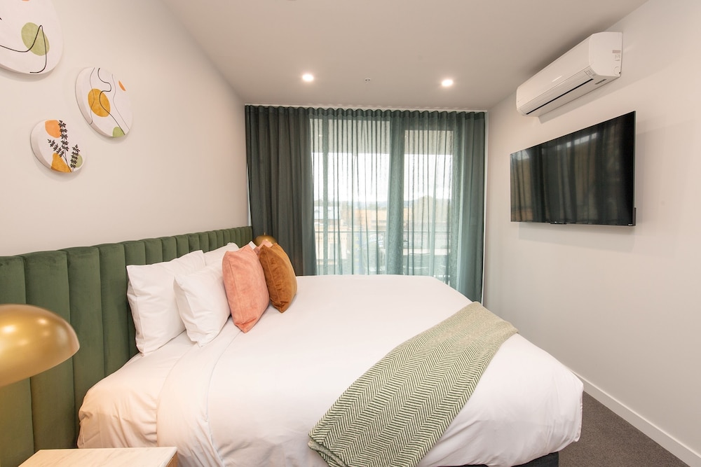 2 BEDROOMS, SUPERIOR, APARTMENT