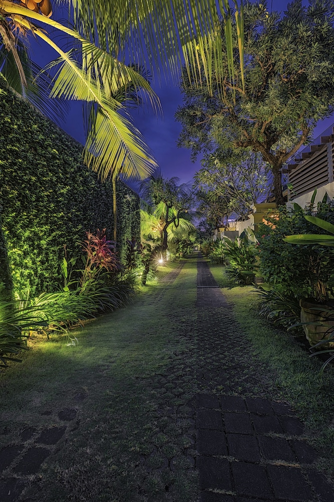 PRADHA VILLAS SEMINYAK 53/63