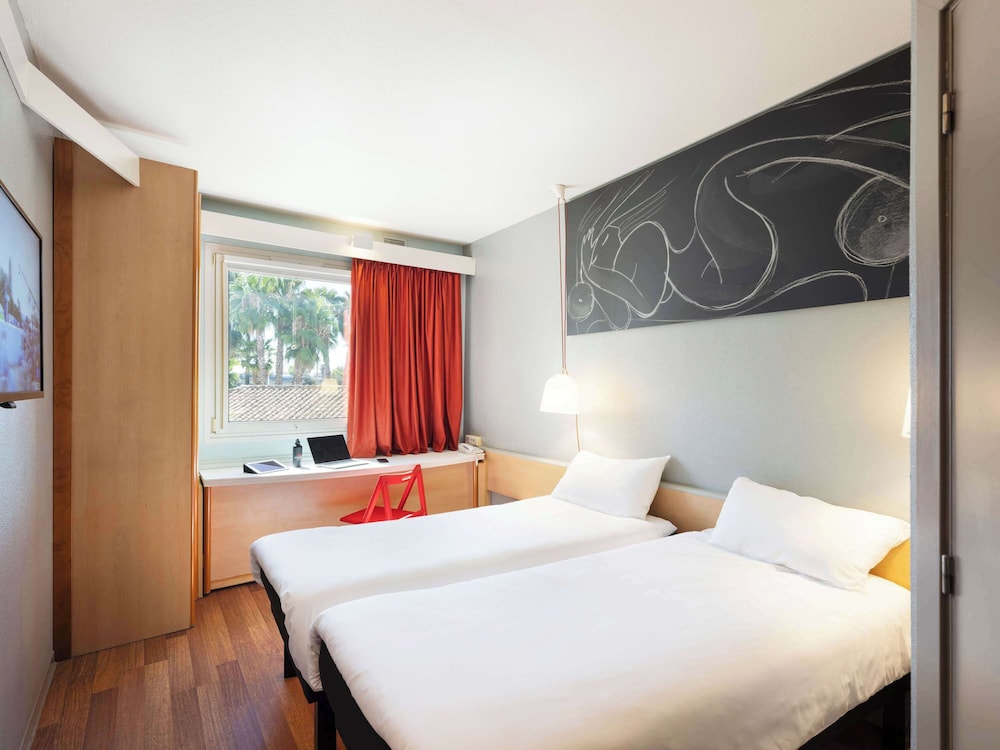Ibis Sevilla 21/73