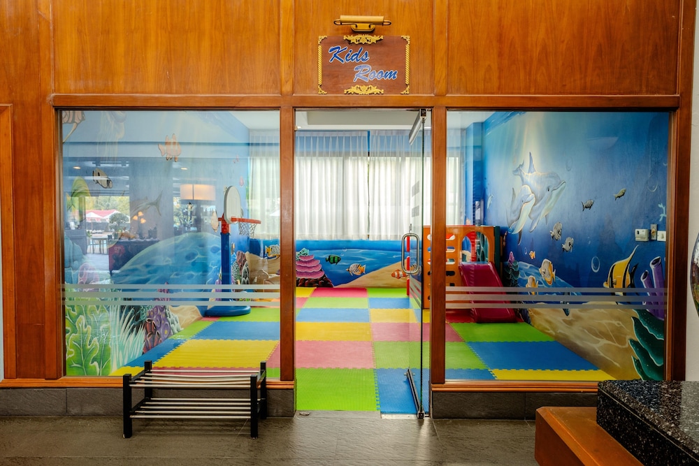 Andaman Beach Suites Hotel 63/69