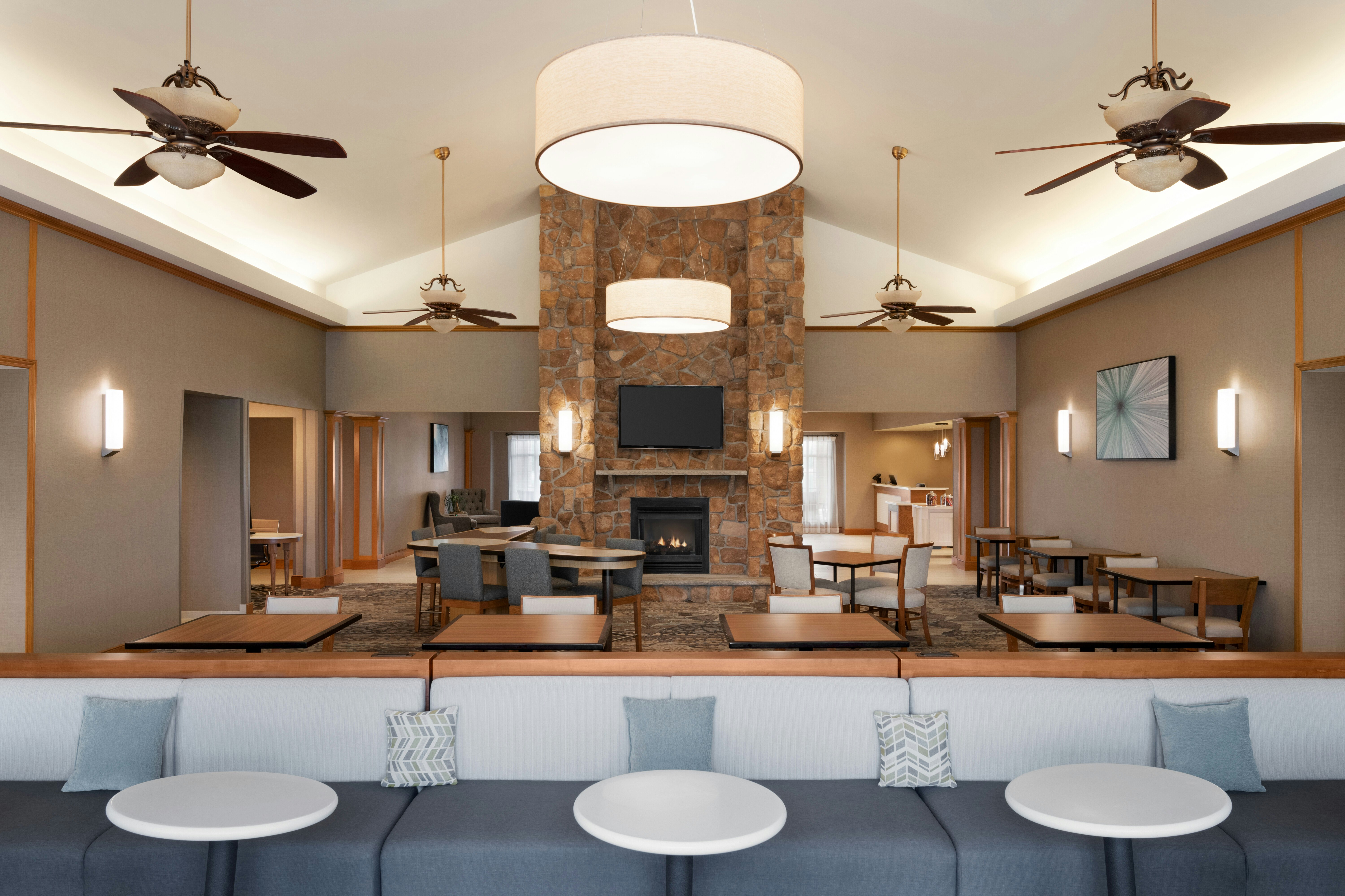 Homewood Suites by Hilton Allentown-West/Fogelsville, PA 14/18