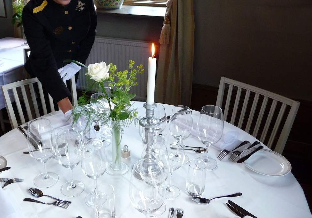 Sundbyholms Slott 33/50