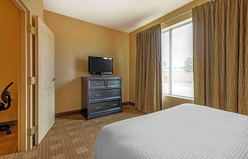 Extended Stay America - Dallas - Frankford Road 10/33
