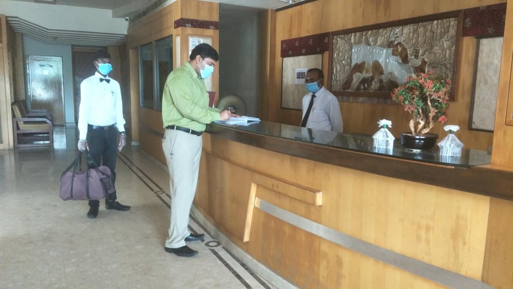 Mayas Hotel 7/50