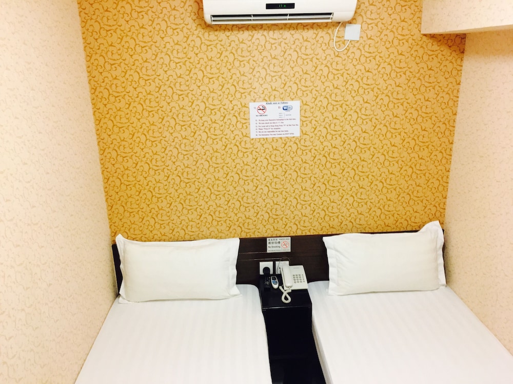 Modern Hotel 26/76